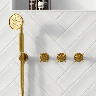 Hassel&Teudt HBR704 S03 - Shower set w/Ø31 cm. Rain DeLuxe w/EasyClean, Wall, Polished Brass Natural