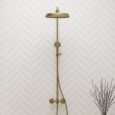 Hassel&Teudt HBR800 S02 - Shower rod set w/Ø31 cm. Rain DeLuxe w/EasyClean, Polished Brass Natural