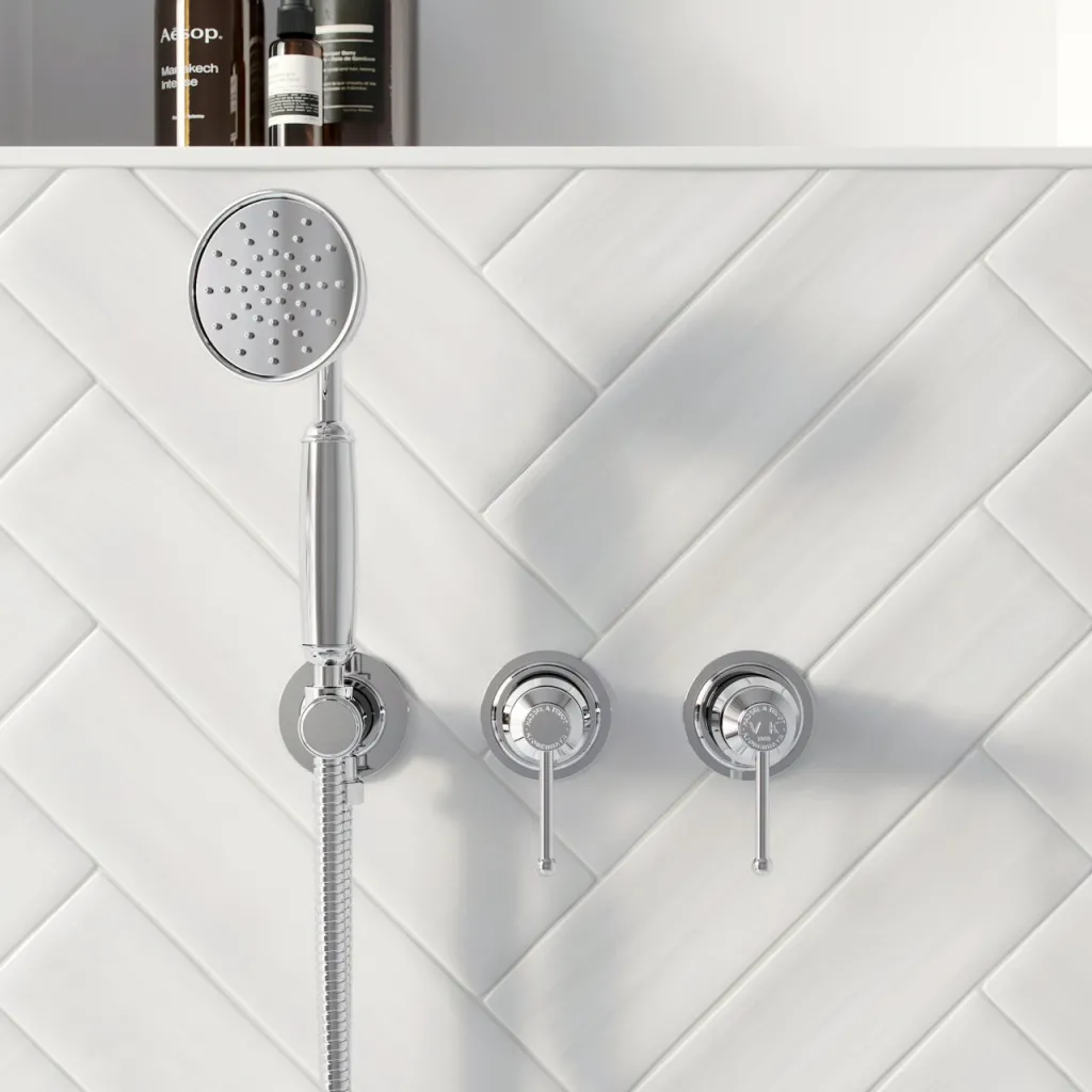 Hassel&Teudt HBR801 S01 - Shower set Ø21cm, Wall, Chrome
