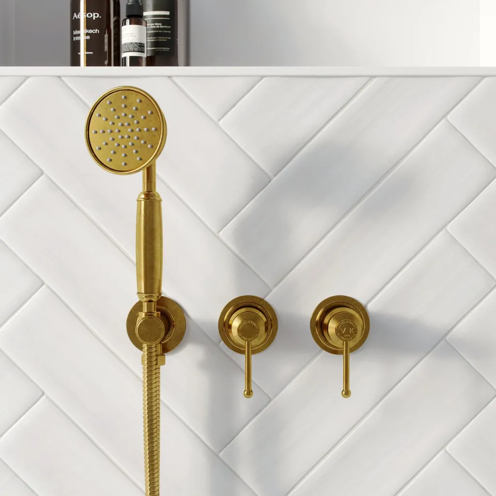 Hassel&Teudt HBR801 S04 - Shower set Ø31 cm, Ceiling, Polished Brass Natural