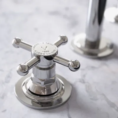 Hassel&Teudt HHV605 S02 - 3-hole Kitchen mixer w/ U150 swivel spout, Chrome